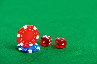 Live dealer at Jewels of Prosperity table on slot raja mobile app